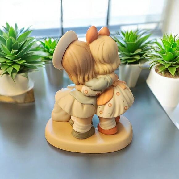 Enesco Figurine Greatest Treasure World Can Hold Memories of Yesterday 1990 - Picture 2 of 6